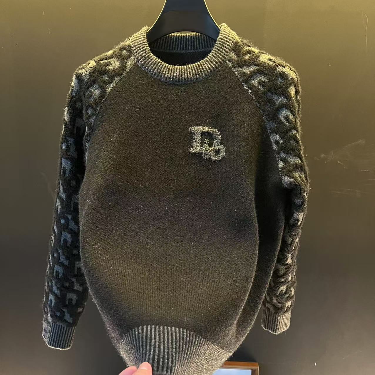 2025新款秋冬韩版舒适百搭长袖套头毛衣时尚潮流个性百搭休闲轻奢