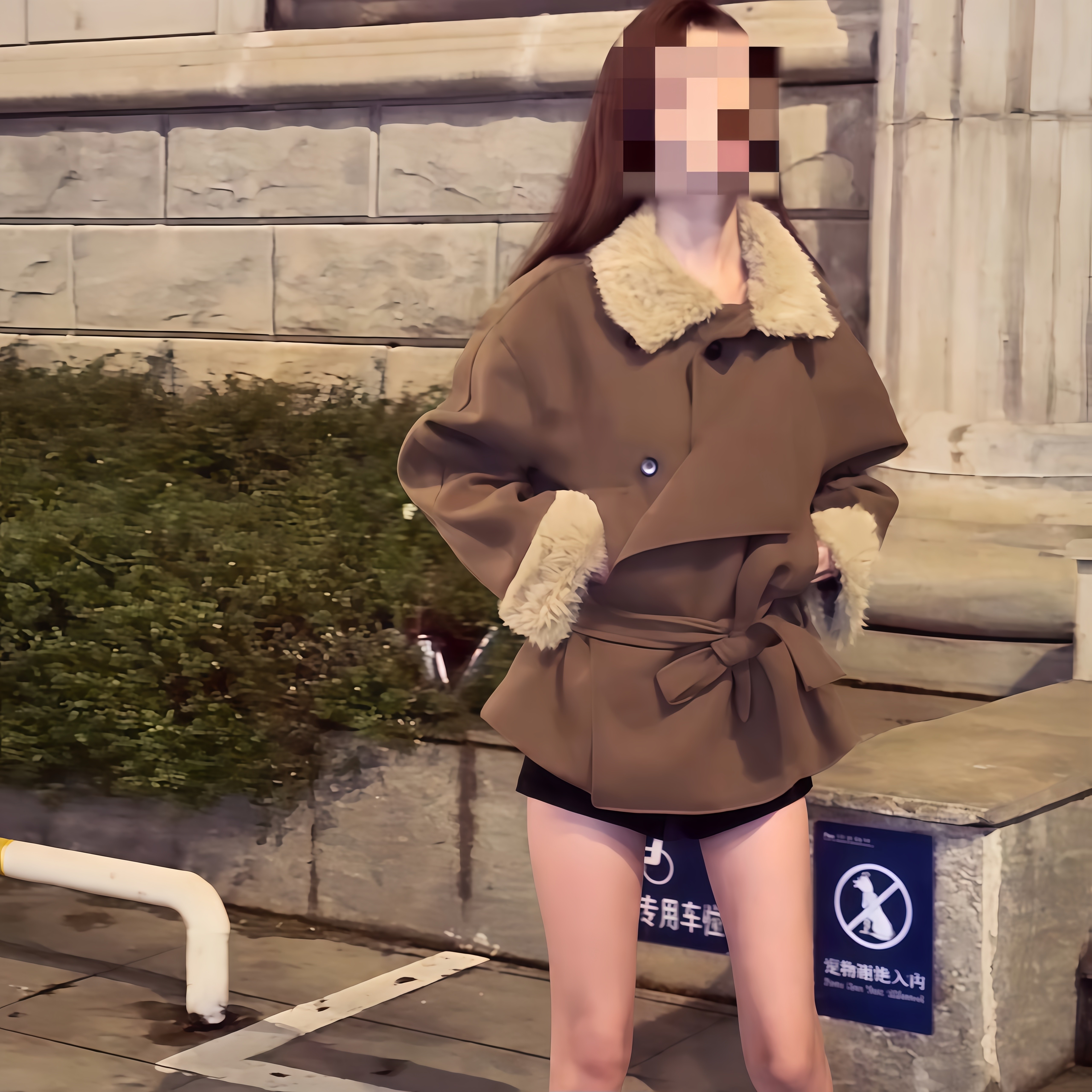 2025冬季设计感毛领加厚毛呢大衣外套女士小个子高级厚实短外套女
