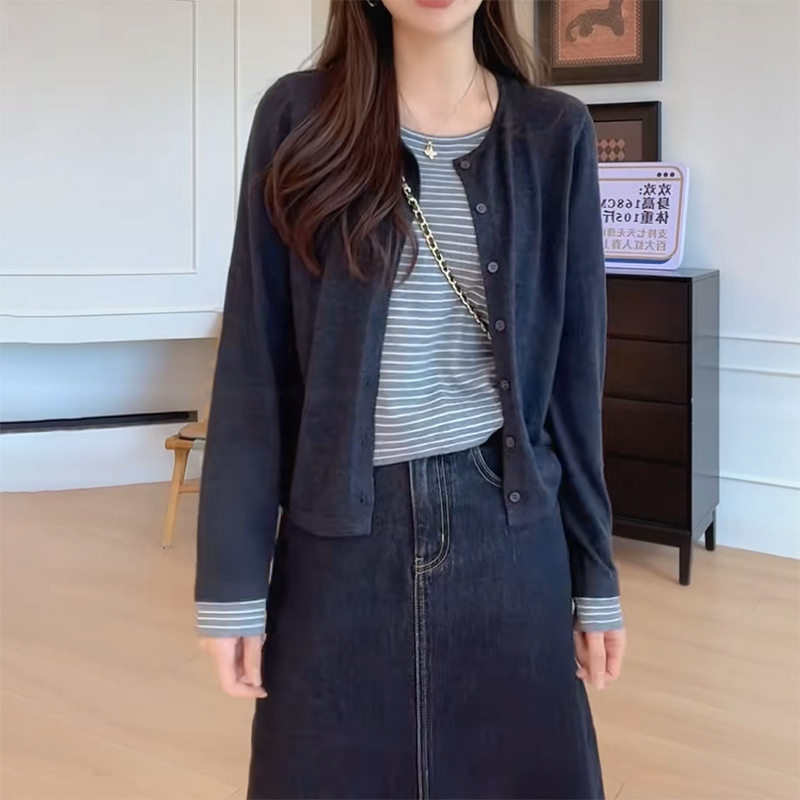 2025绵羊绒长袖上衣针织打底衫女假两件圆领秋冬加厚保暖毛衣