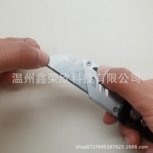 铝合金折叠美工刀 实用工具刀 割刀裁纸刀 碳钢刀片刀片快速替换