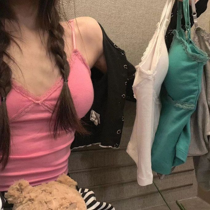 纯欲风辣妹蕾丝吊带背心女内搭带胸垫美背V领短款打底抹胸上衣