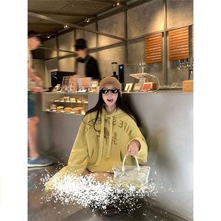 区区欧阳连帽磨毛卫衣外套女冬季美式复古宽松慵懒风印花长袖上衣