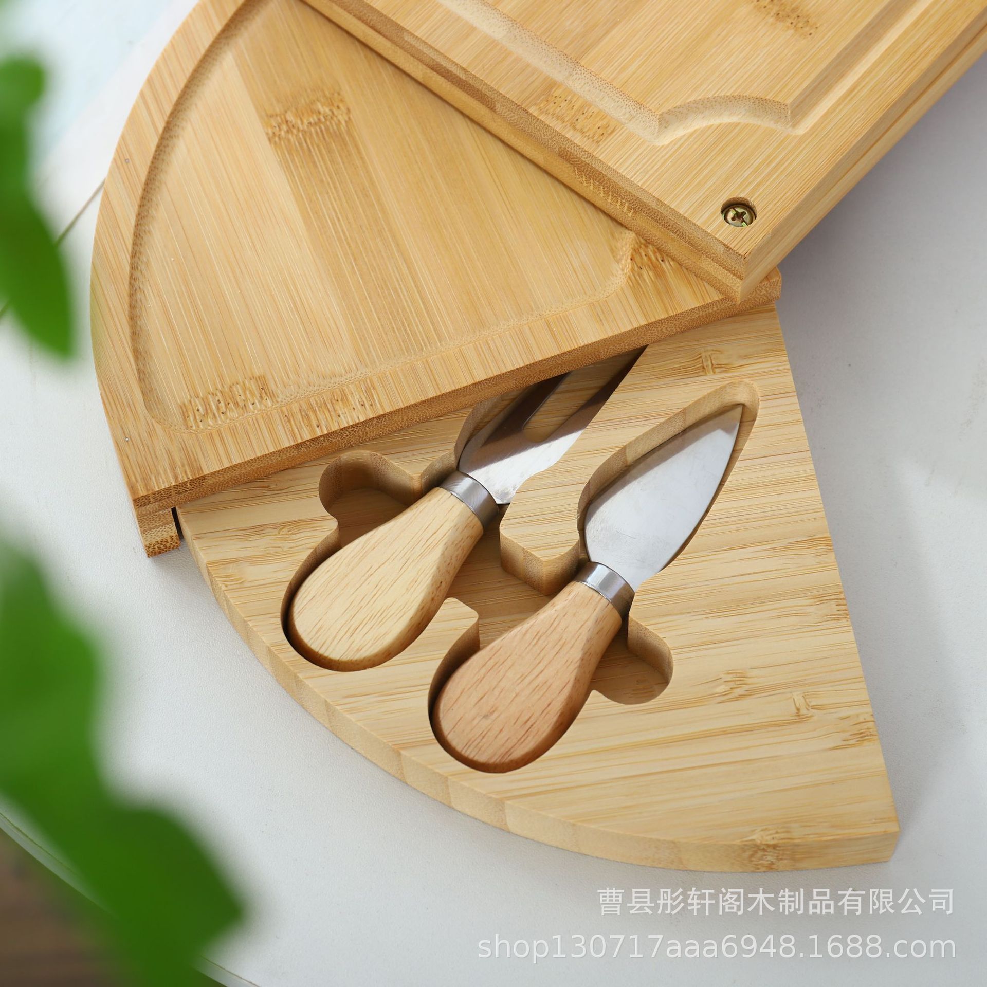竹制芝士板套装圆形可旋转奶酪板菜板含刀具牛排面包水果点心餐盘图片