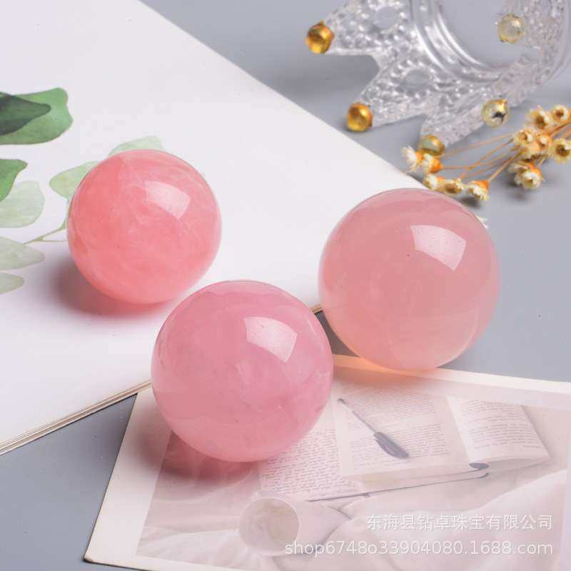 天然粉色水晶球摆件粉水晶原石打磨芙蓉石星光球家居工艺品