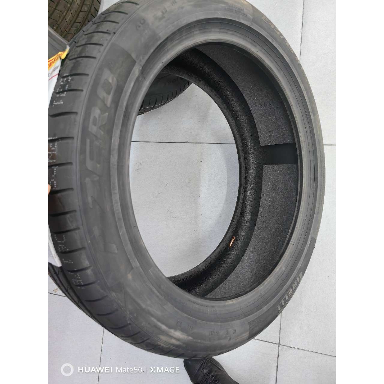 倍耐力 245/45R19  PZERO PZ4  带静音棉