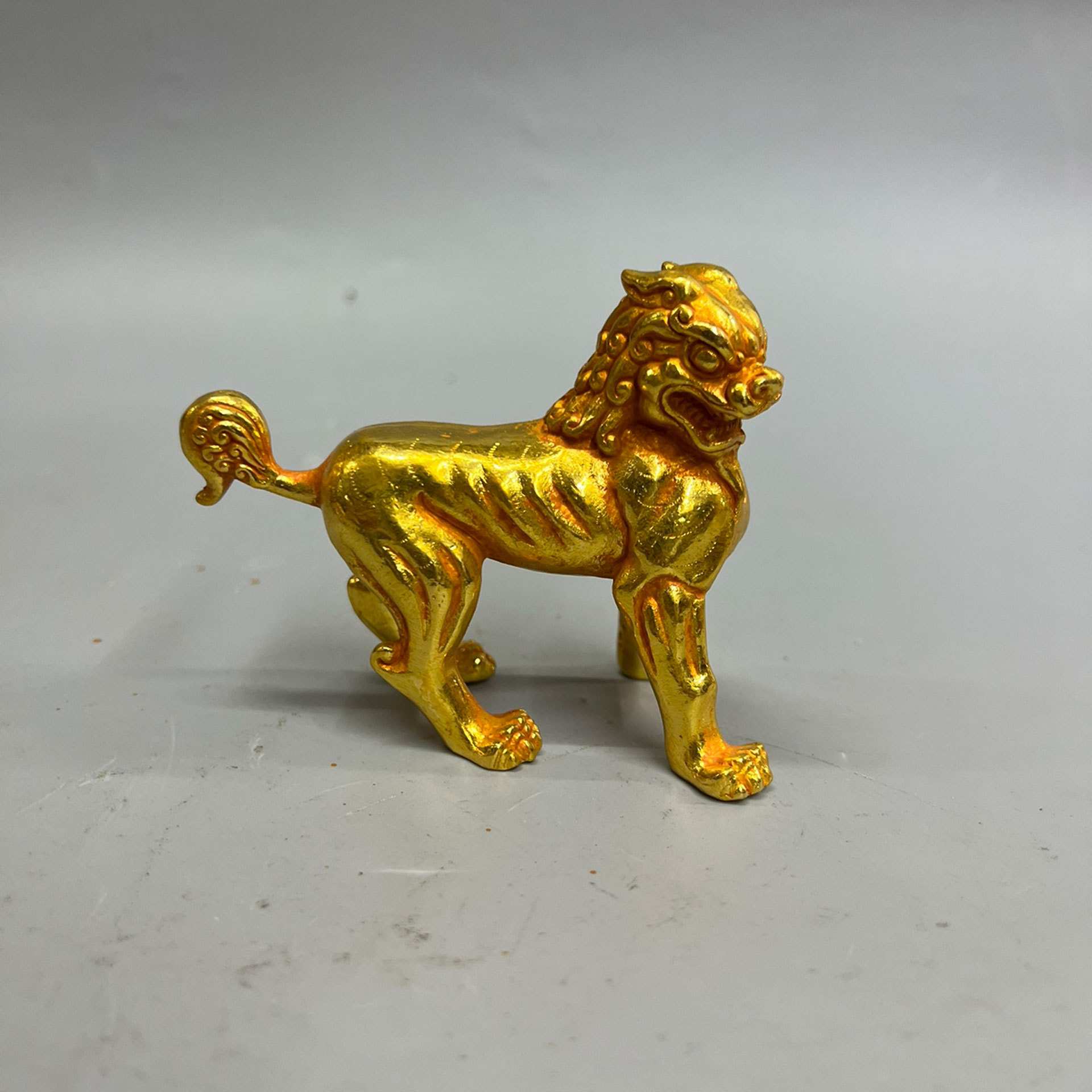 复古锌合金鎏金仿金狮子瑞兽 金属工艺品摆件 文创市集仿古老物件