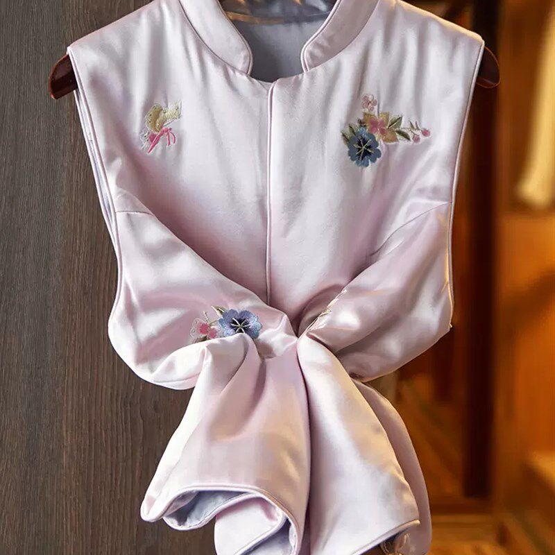 现货速发高级感粉色丝马甲新款2024中式唐装坎肩棉服复古夹棉外套