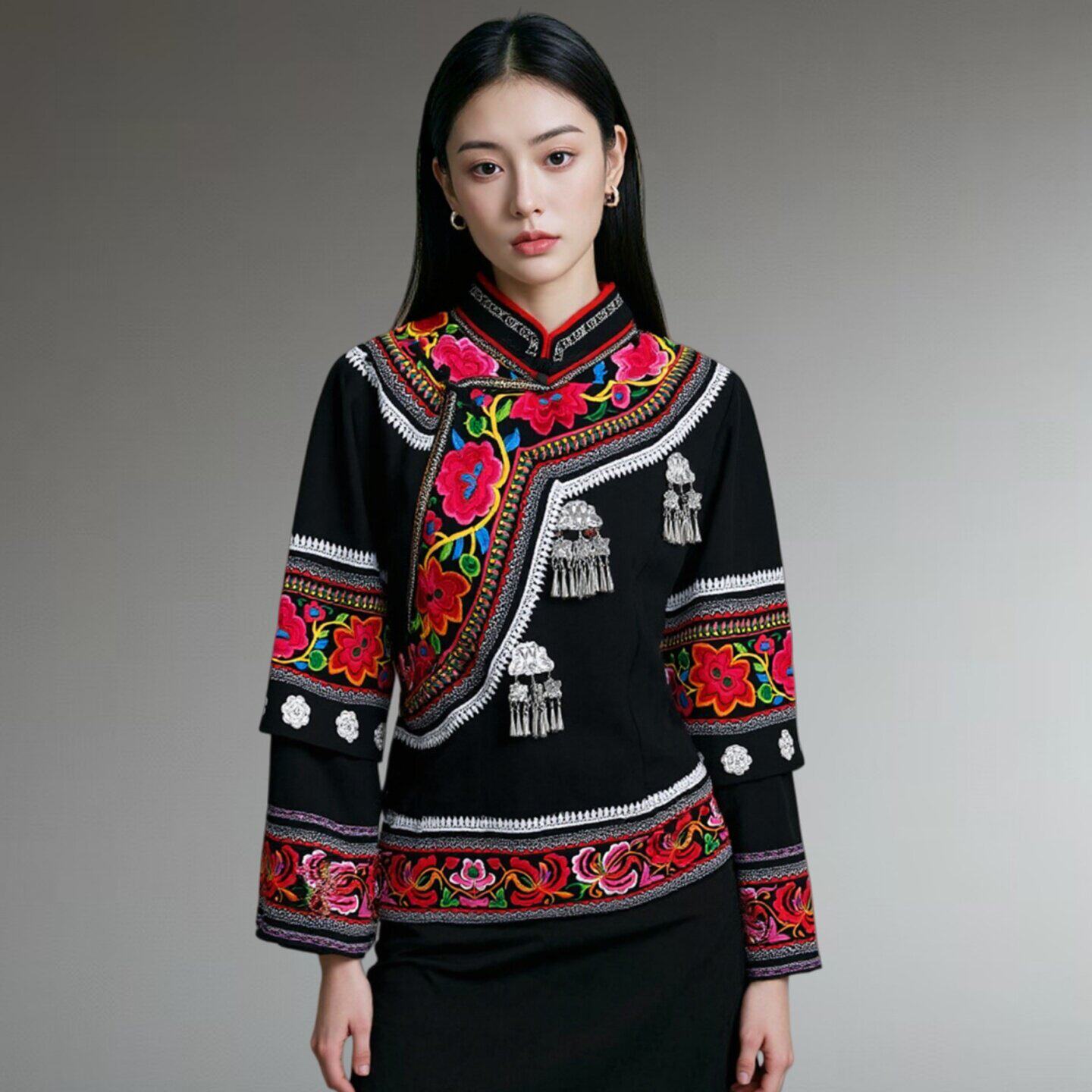 云南少数民族服装彝族壮族苗族绣花女装长袖新款套装舞蹈演出服饰