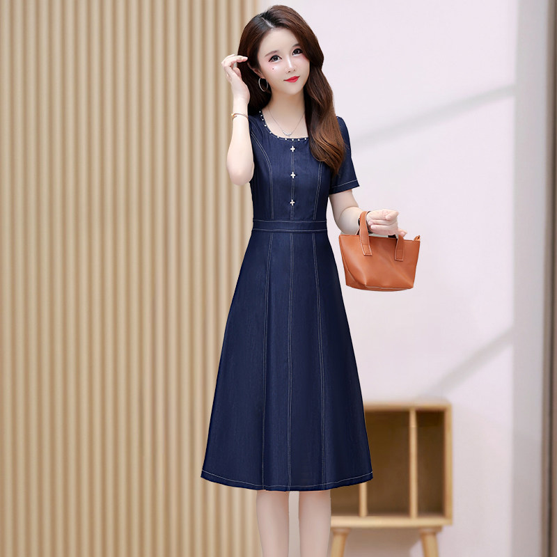 短袖方领牛仔连衣裙女小个子气质显瘦夏季2024新款高级感女士裙子