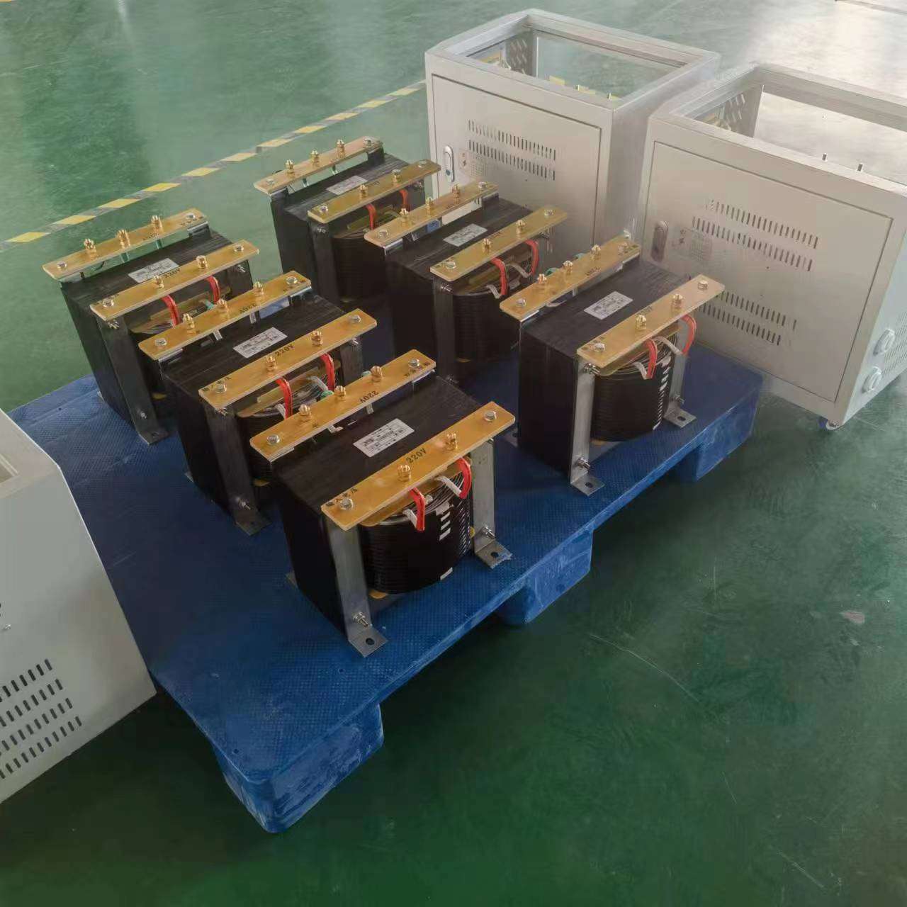厂家定 制DG-2000VA/2KVA 单相干式变压器输入电压220V变输出110V