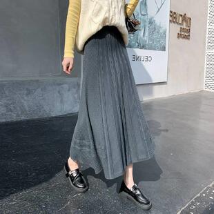 Knitted half length skirt for women in autumn and winter, pl