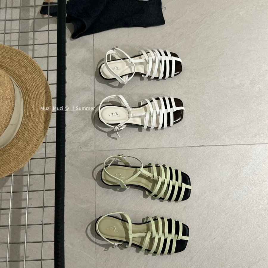 复古风方头透气粗跟底凉
