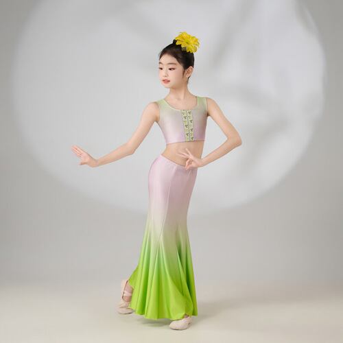 女童傣族舞蹈服装儿童孔