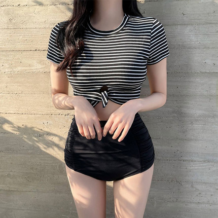 泳衣女2025新款爆款性感日系两件套分体式保守遮肚显瘦泡温泉纯欲