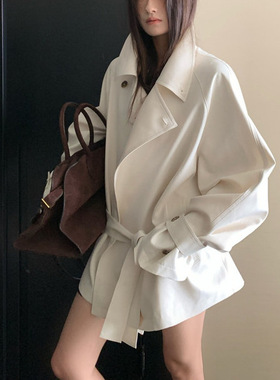 白色时尚短款风衣外套女2025新款秋系带高级感休闲宽松韩系大衣