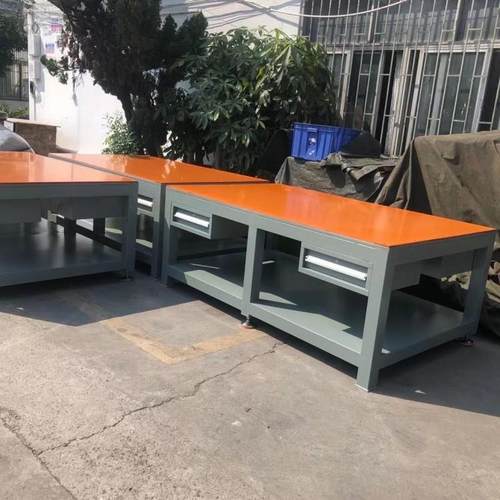 东莞钢板工作台模具装配维修桌钳工工作台重型飞模台实训工作台