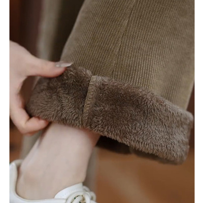 高档冬季燕麦色加绒裤子女秋冬款加厚保暖羊羔绒雪尼尔微喇叭直筒