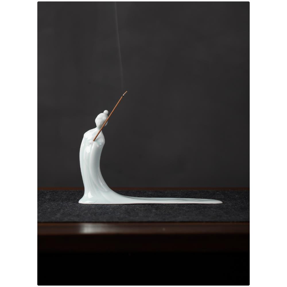 妇女的青瓷香插入陶瓷香炉薄条香覆古中国风格檀香座香饰品家居配