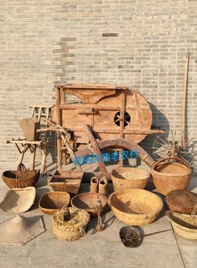 民俗老物件老风车木犁旧木耙老木桶盆簸箕簸箩老风箱木斗农耕农具