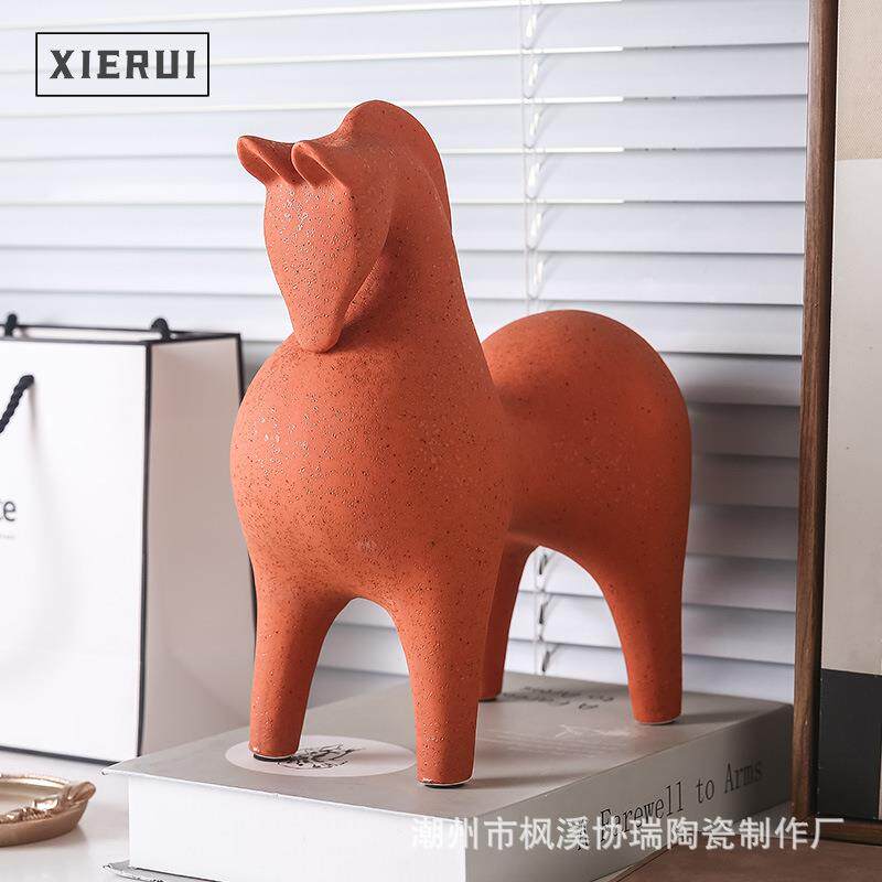 北欧现代极简红色马陶瓷艺术摆件家居饰品客厅玄关轻奢酒柜装饰品