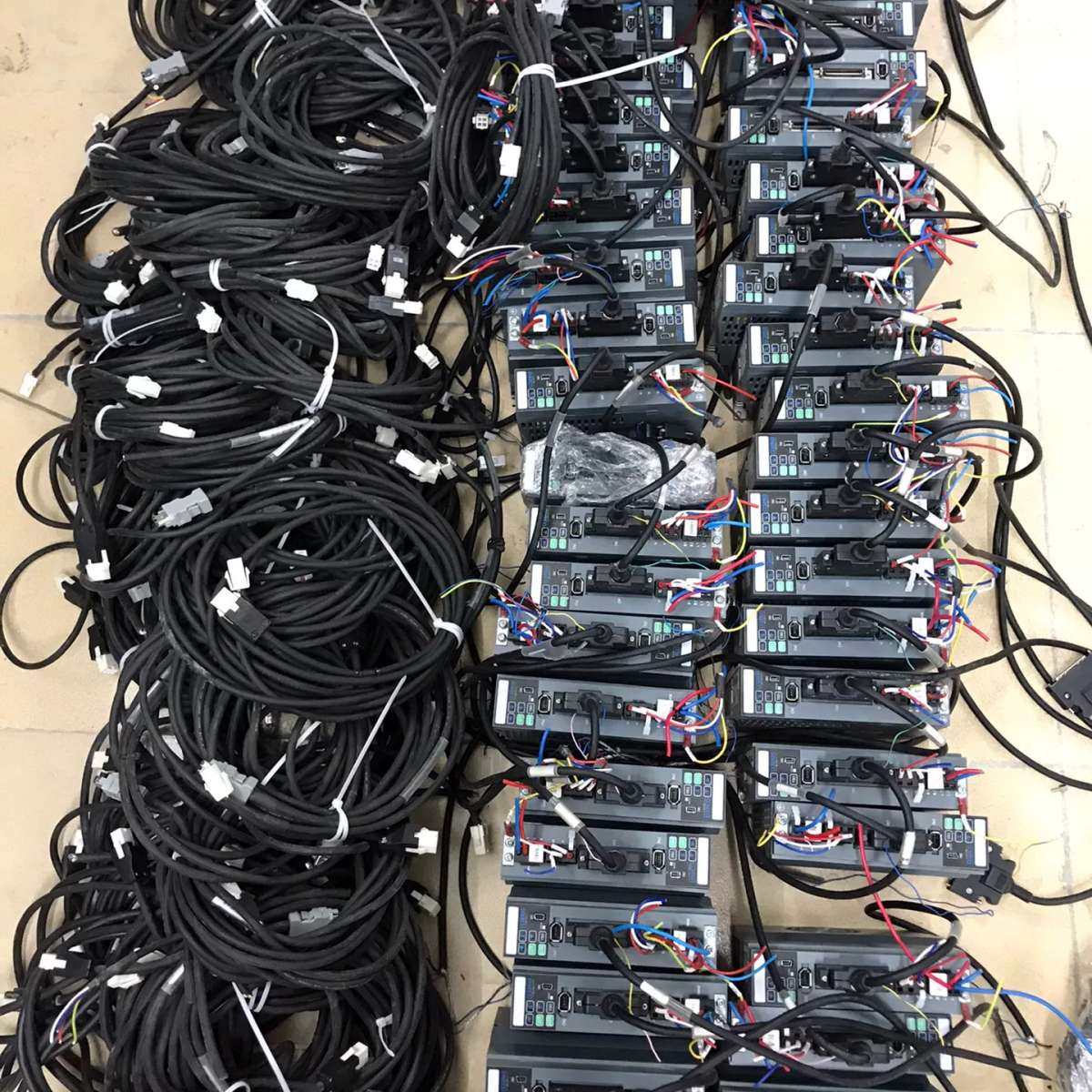 超川伺服电机400w，CC-D3P040A2-A，现货50多议价