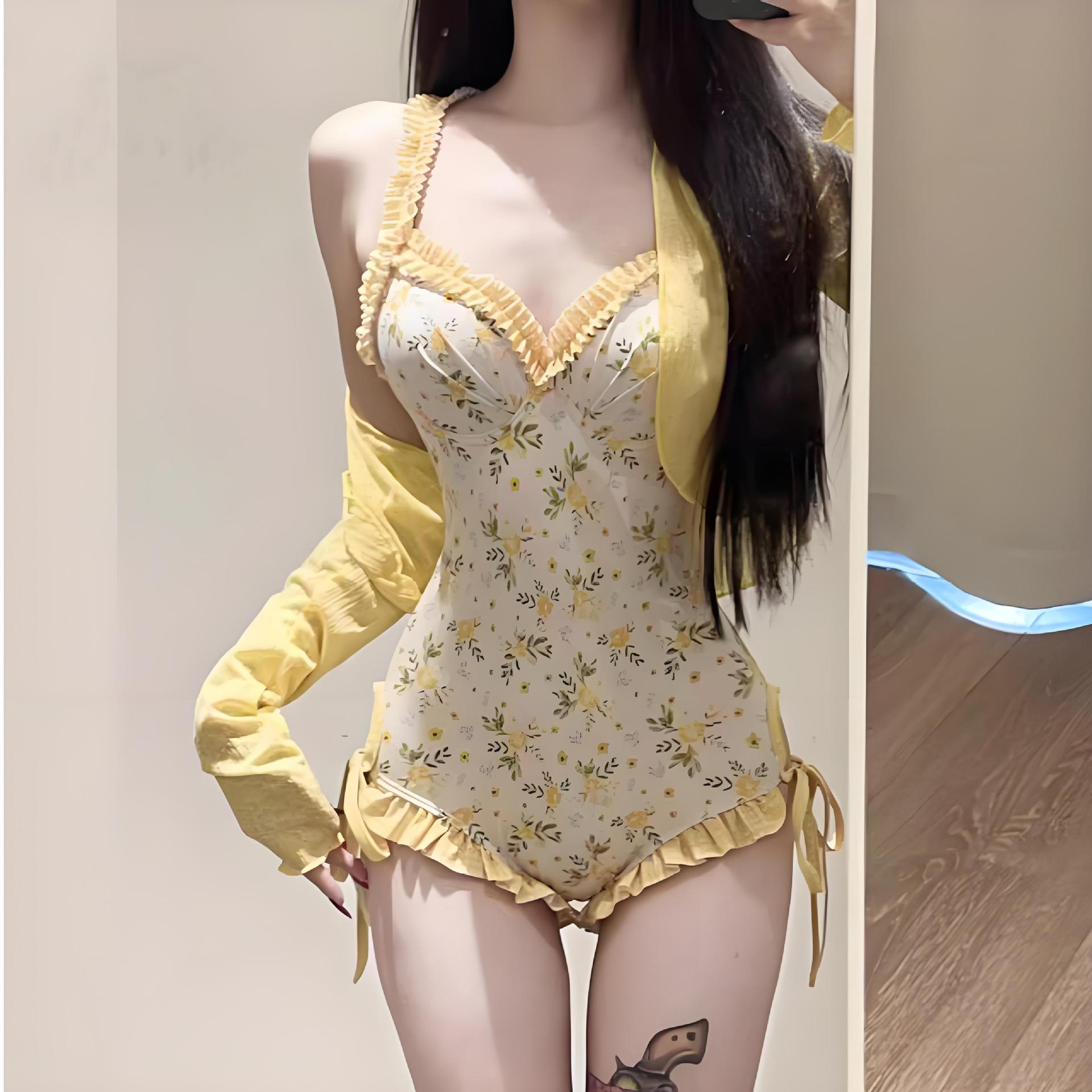 泳衣女高级感2025新款ins高颜值性感微胖遮肉显瘦保守长袖两件套