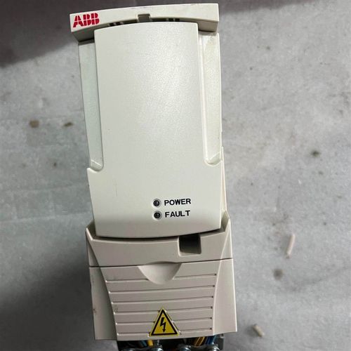 变频器acs355-01e-02a4-2一台 成色如图