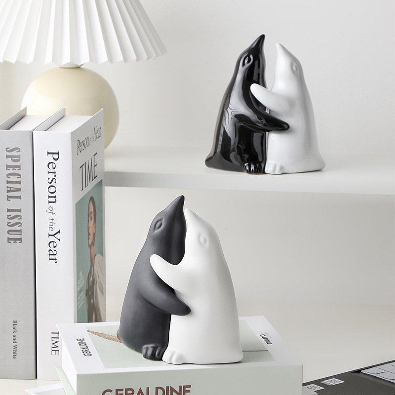 可爱创意抱抱摆件陶瓷企鹅书立摆件家居客厅书架儿童房装饰品礼物,家居饰品,桌面摆件,淘宝优惠券,粉丝福利购,淘宝优惠卷