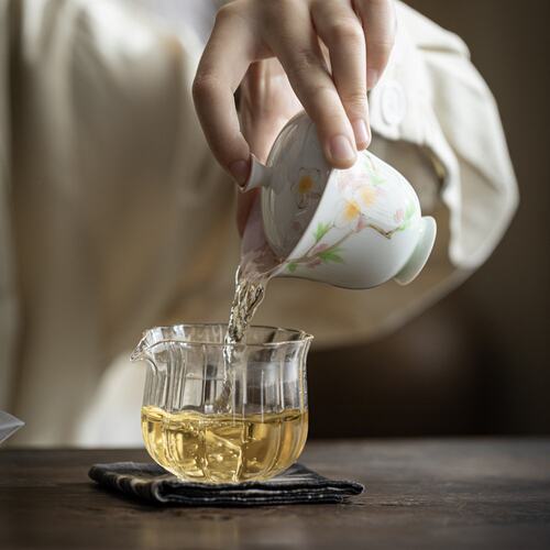 泥人述 釉下彩手绘桃花盖碗 白瓷内粉功夫泡茶碗 粉色女性手抓碗
