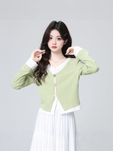 撞色拼接收腰正肩短款 新款 上衣 T恤女春秋2026春季 绿色假两件长袖