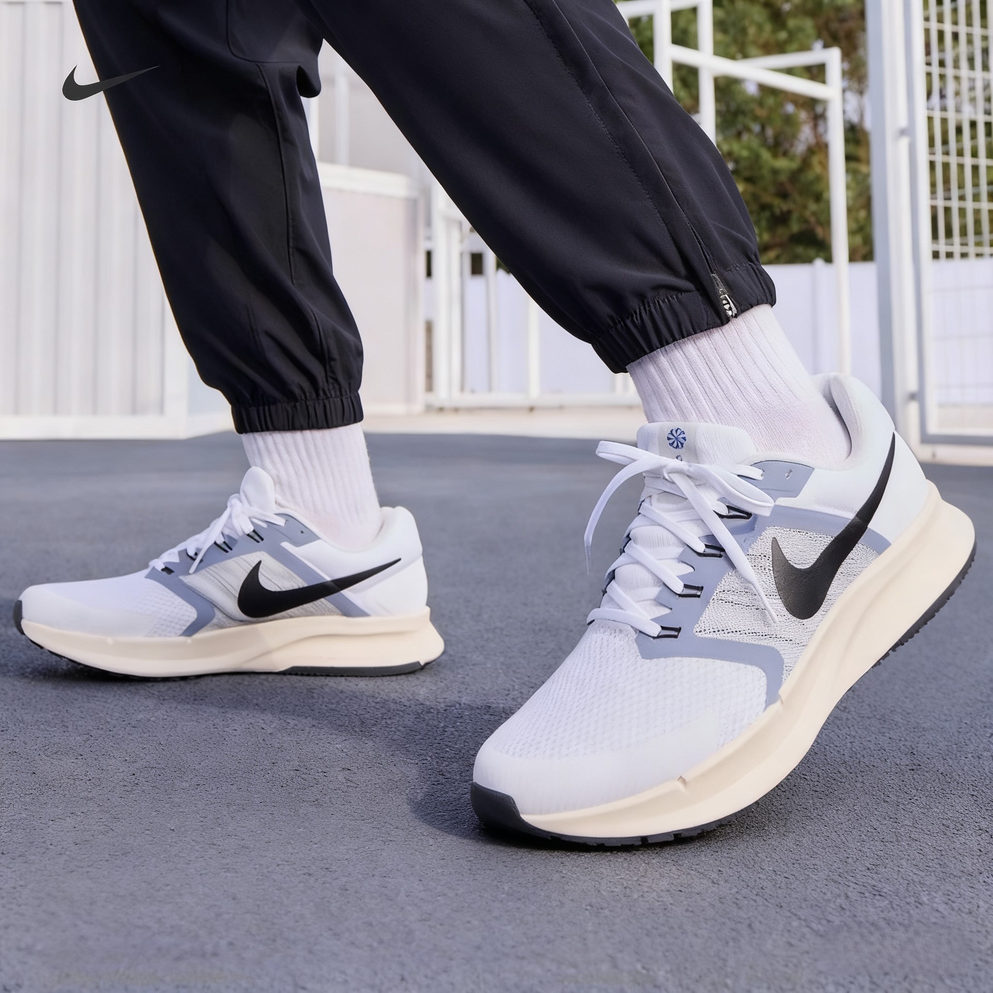 NIKE耐克男子RUN SWIFT 3运动鞋缓震透气休闲跑步鞋DR2695-105