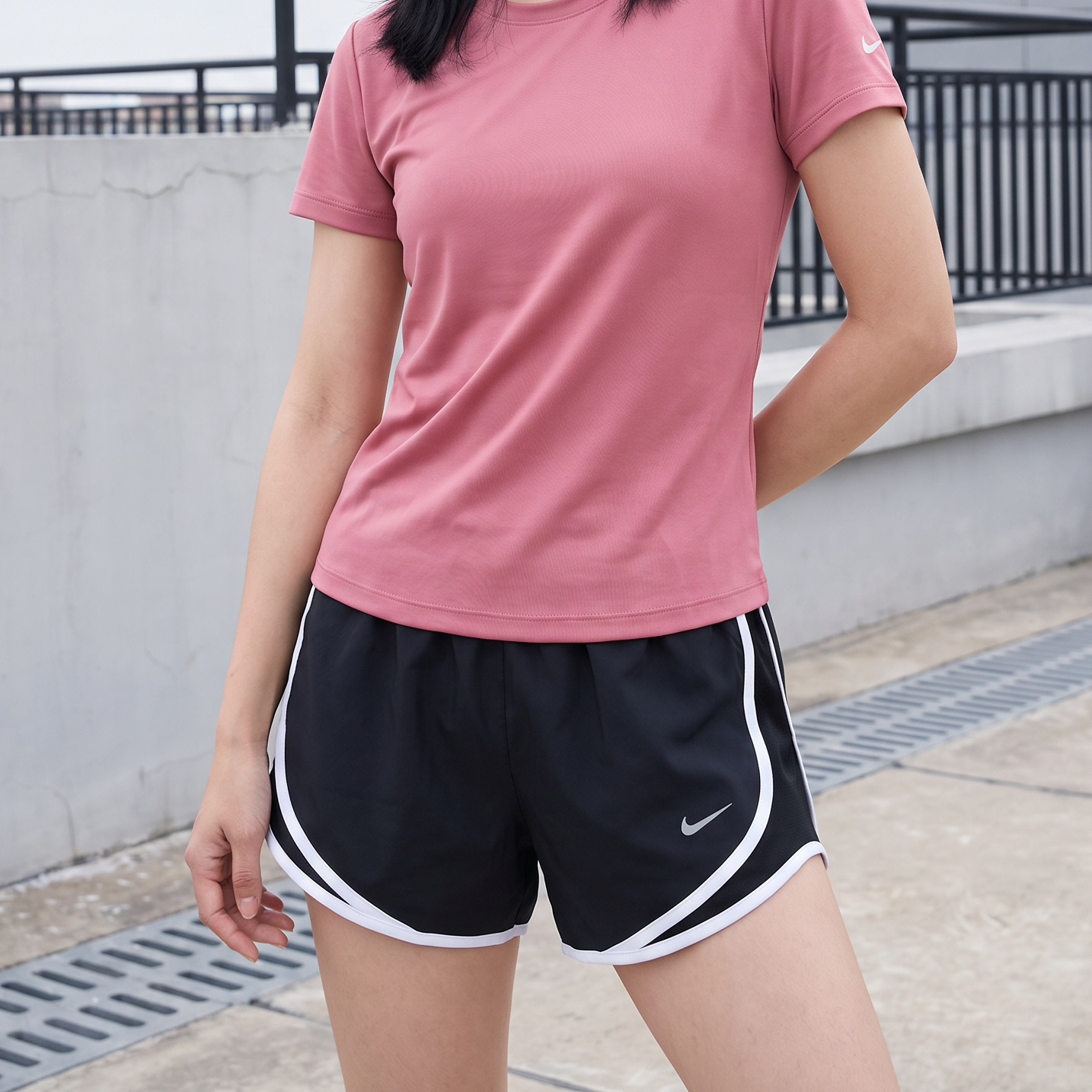 滔搏NIKE耐克女子运动休闲短裤HM6097-010