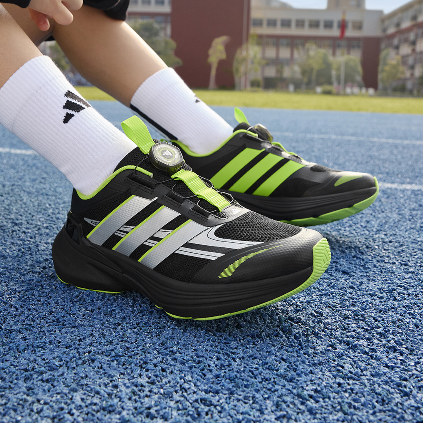 adidas阿迪达斯儿童稳定缓震回弹旋钮运动体测训练跑步鞋LA4513