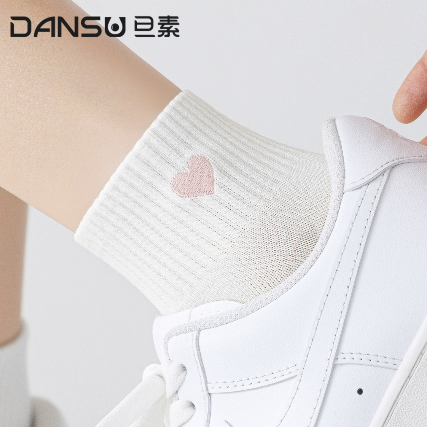 袜子女款春夏季薄款中筒袜纯棉防臭吸汗刺绣白色短筒袜无骨运动袜