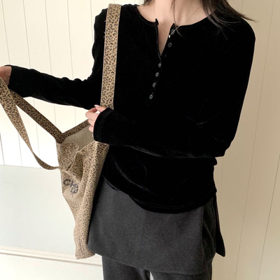 TOMORROW-丝绒显瘦上衣气质丝绒剪刀领扣子显瘦上衣小衫