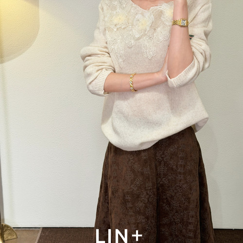 LIN+  -上新～法式蕾丝花朵100羊毛亮片细腻毛衣UO826