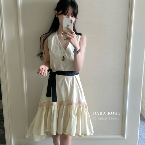 88DARA ROSE-骨折价高品质设计款米色独特宽松连衣裙配腰带C5543