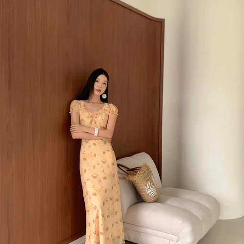 YOOMINI-点木耳边修身淑女明媚度假风长裙26年夏连衣裙M60335-SR