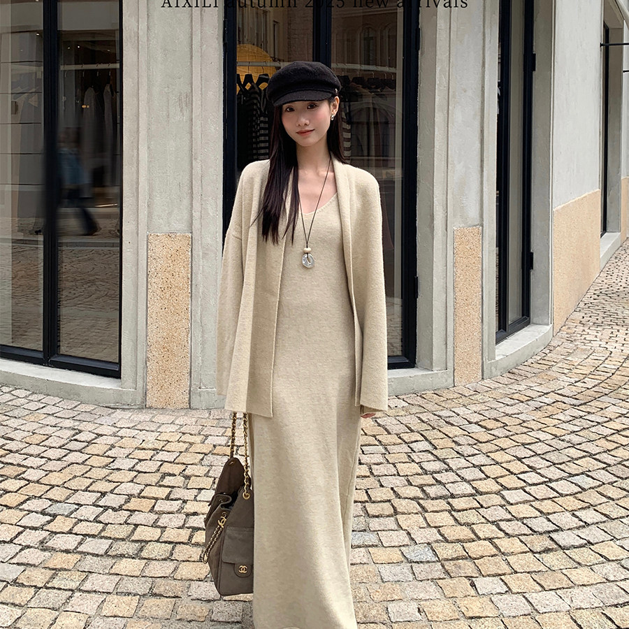 AIXILI爱西里-懒风保暖针织外搭开衫+吊带背心连衣裙套装(配系带)