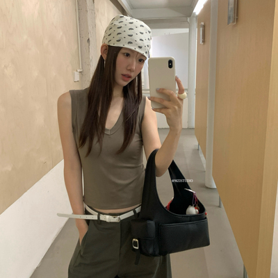 MZI STUDIO-自在韩系v领莱赛尔修身显瘦休闲百搭套头背心A10163#