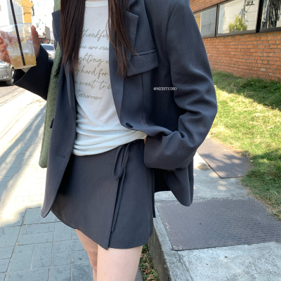 MZI STUDIO-春季设计感西装外套+简约小性感休闲短裤套装MJ66302#