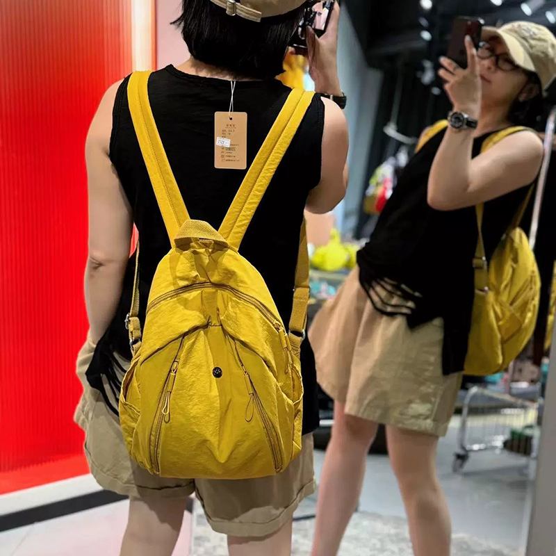 大容量轻便百搭运动背包旅行芙