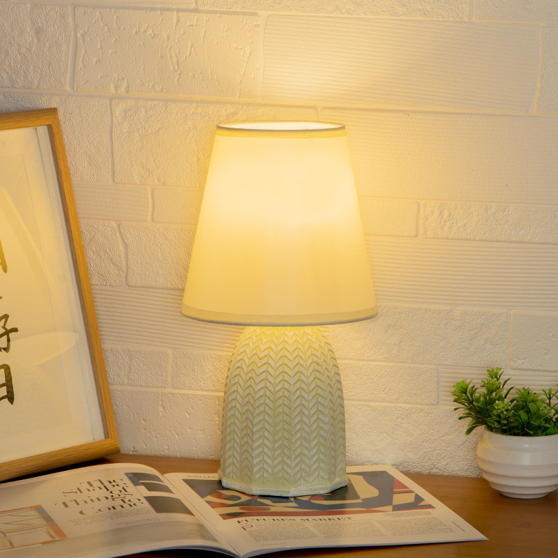 北欧风台灯陶瓷小夜灯简约现代卧室ins少女床头灯民宿宿睡眠灯