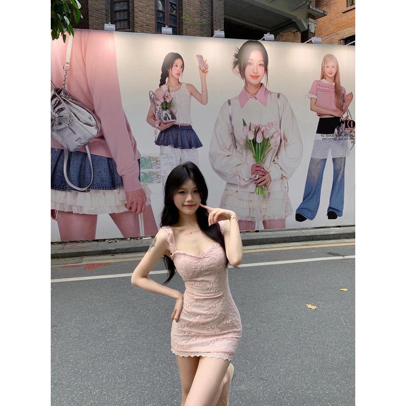 轻奢高货粉色蕾丝包臀短裙子法式气质修身显瘦无袖吊带连衣裙女装