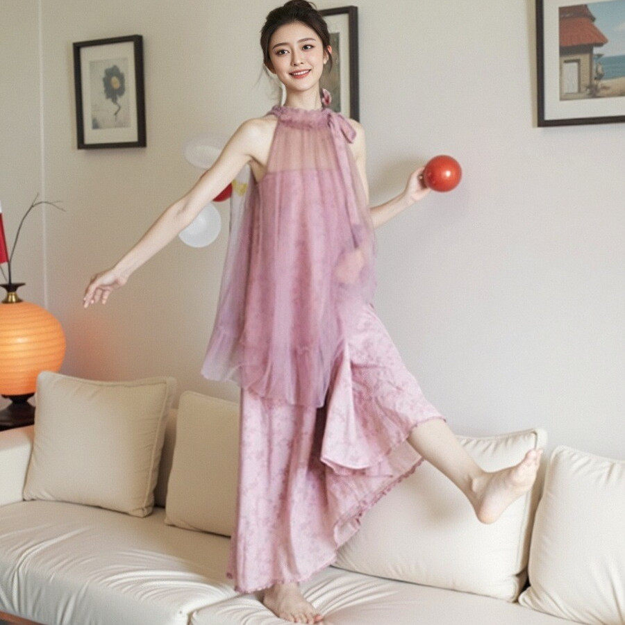推荐高级感小众轻婚纱新中式挂脖粉色晨袍新娘轻纱礼服拍照连衣裙