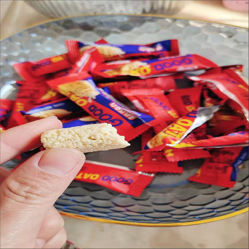 新货燕麦巧克力麦片牛奶棒酥零食袋装年货喜糖办公室休闲零食代餐