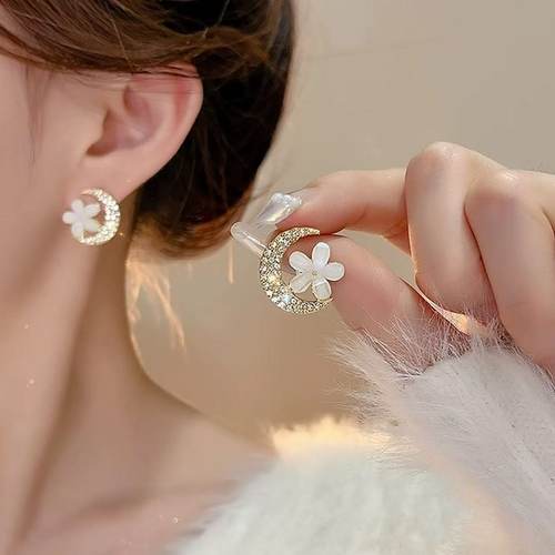 《西柚氧》气质满钻月亮花朵耳环小众设计高级感五瓣花耳钉耳饰