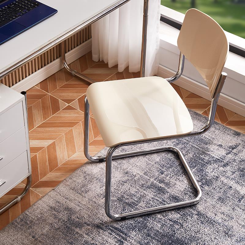 北欧餐椅现代简约家用餐桌椅ins风设计师靠背椅子休闲创意悬浮椅