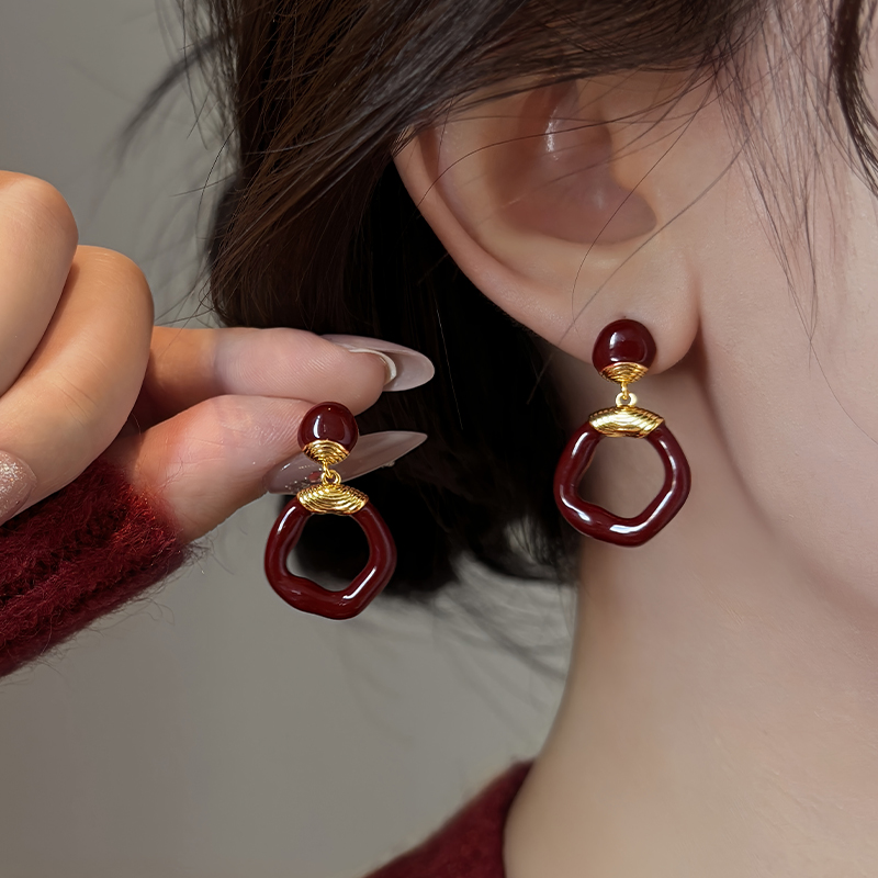 不规则圆形红色耳钉女纯银2025款爆款复古耳环轻奢小众设计感耳坠