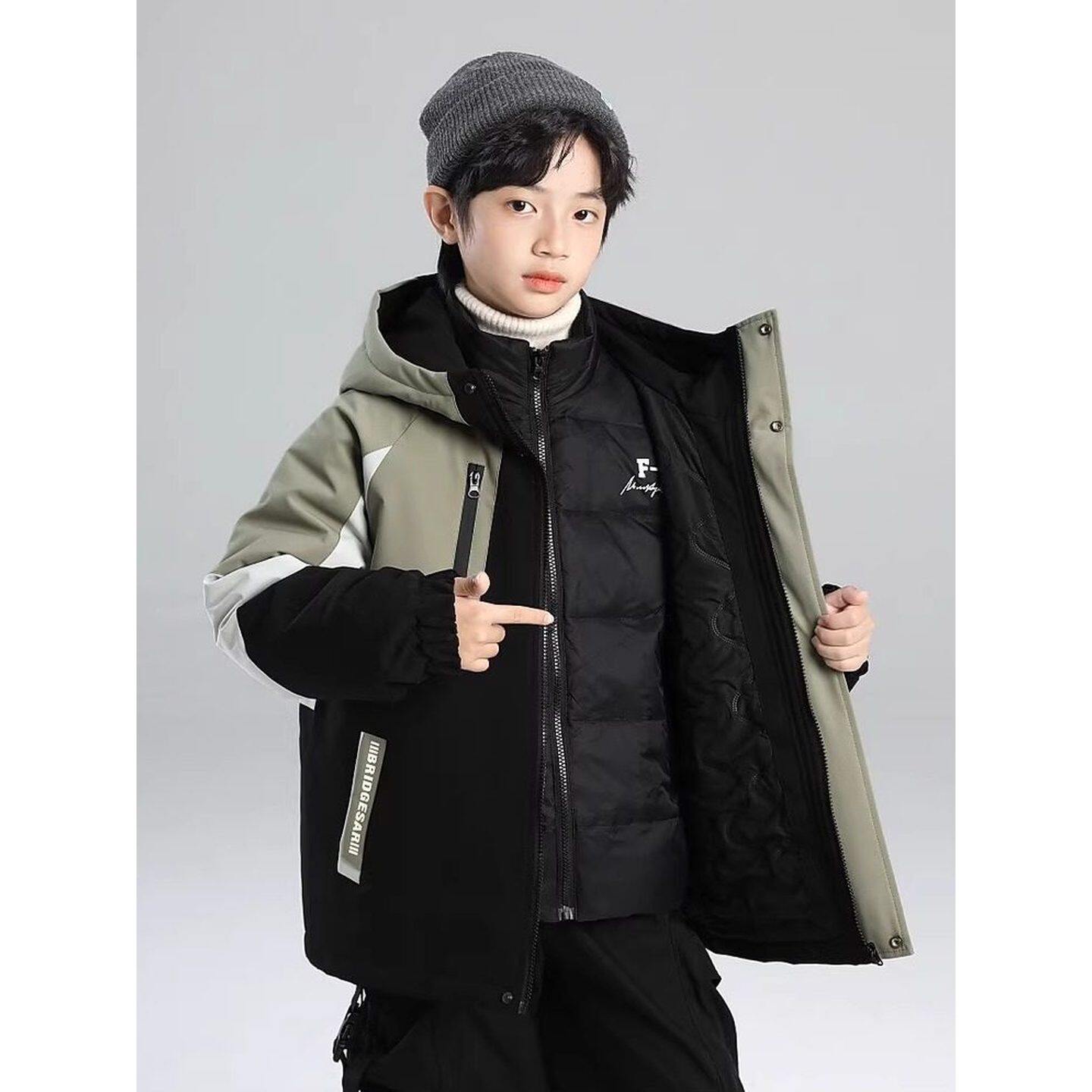 英国LMKL儿童羽绒服2026新款冬季三合一可拆卸冲锋衣加厚外套男童